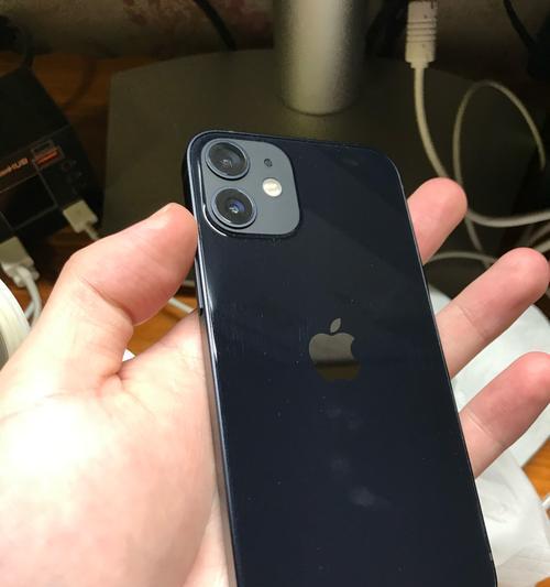 iPhone12mini（在一台设备中享受双重便利——了解iPhone12mini的双卡功能）